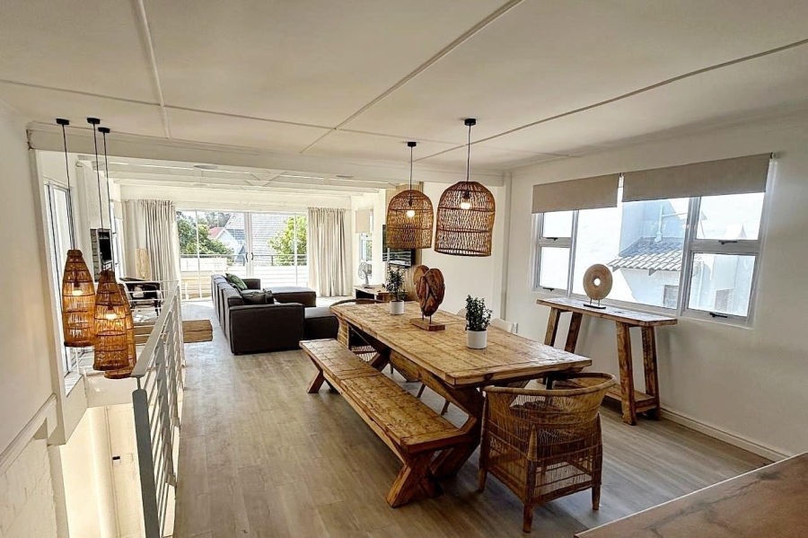  Bedroom Property for Sale in Wavecrest Eastern Cape